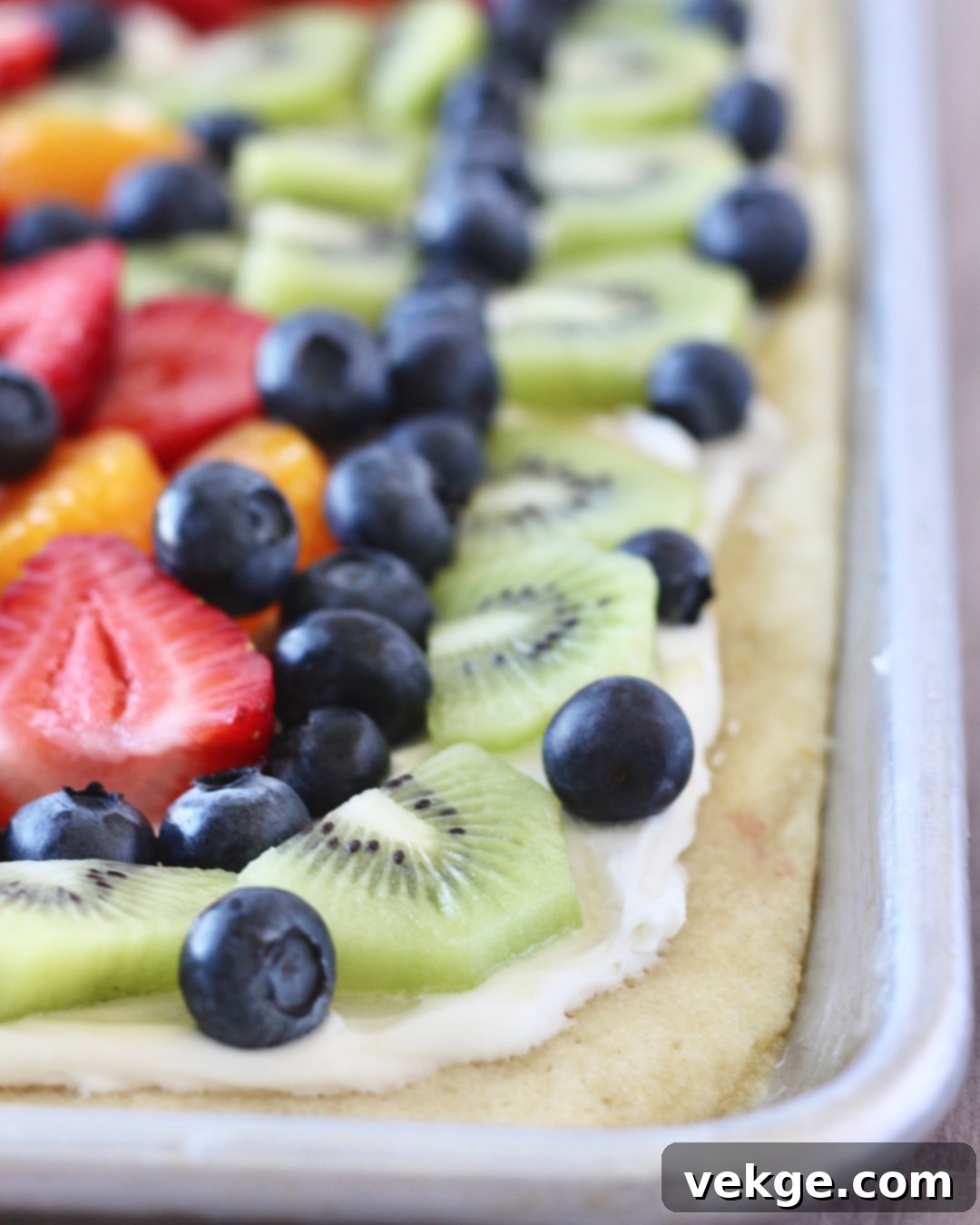 Sweet Summer Fruit Pizza 1 featured 687