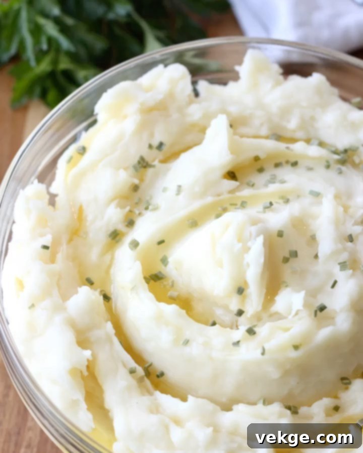 Creamy Instant Pot Mashed Potatoes 1 featured 884