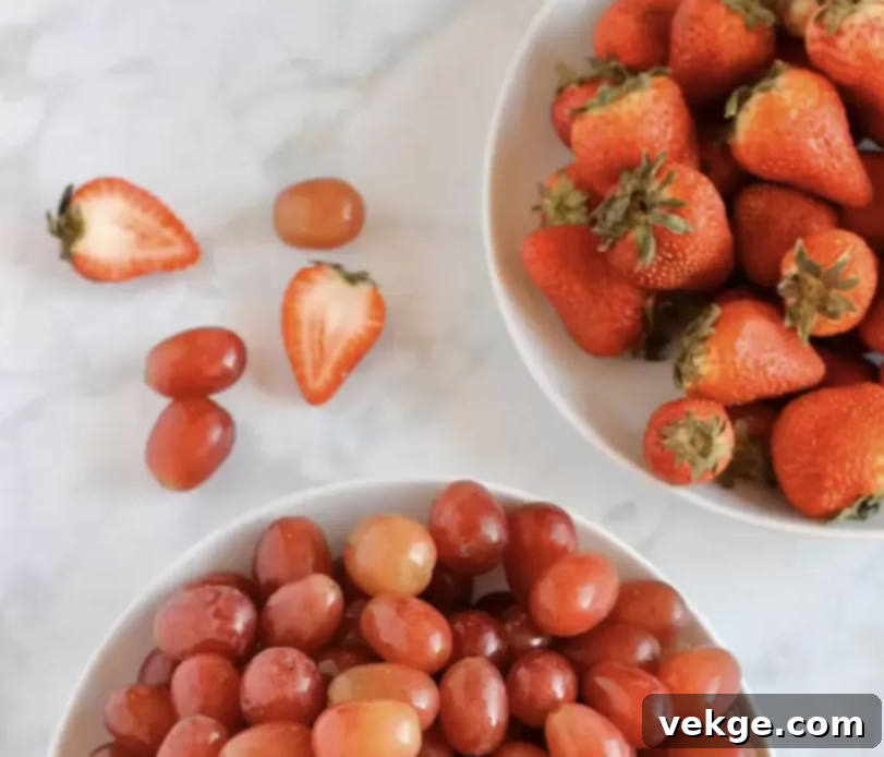 Vibrant Harvest Cleanse 4 A graphic depicting the steps for washing fresh fruit, including soaking, rinsing, and drying.